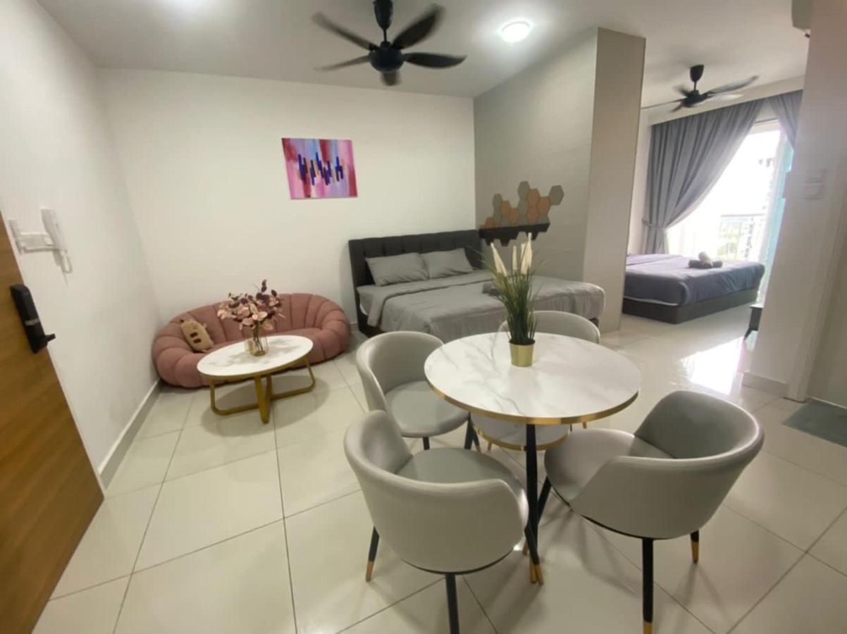 Teega Suites, Puteri Harbour, Iskandar Puteri Apartment *